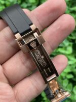 Rolex Daytona Luxurious Replica Watch Black Strap Gold Dial - Imagen 6