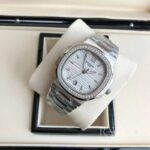 Patek Philippe Nautilus Lady Replica Watch Silver Strap Gold Dial - Imagen 2