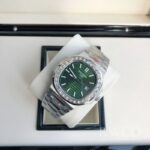 Patek Philippe Nautilus Glamorous Replica Watch Silver Strap Silver Dial - immagine 3