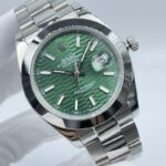 Rolex Datejust Luxurious Replica Watch Light Strap Silver Dial